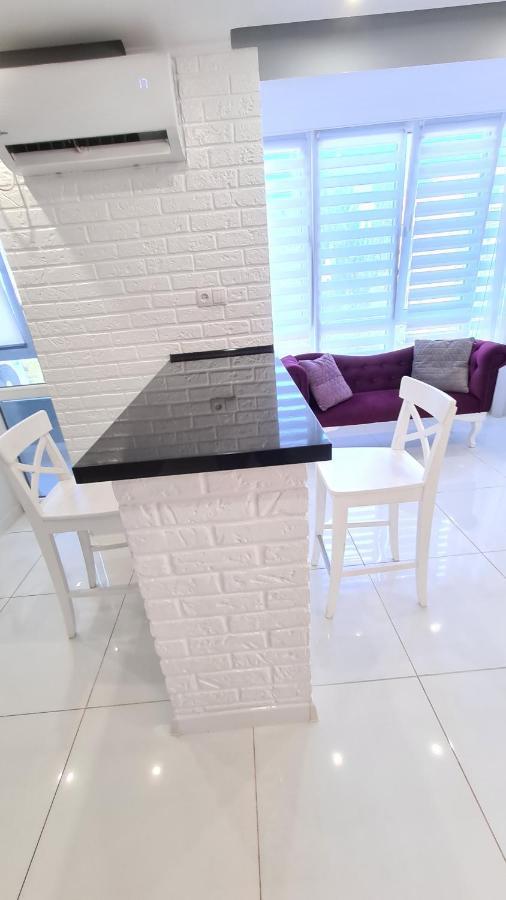 Apartaments On Prospekt Mira 35 Krivij Rih Kültér fotó