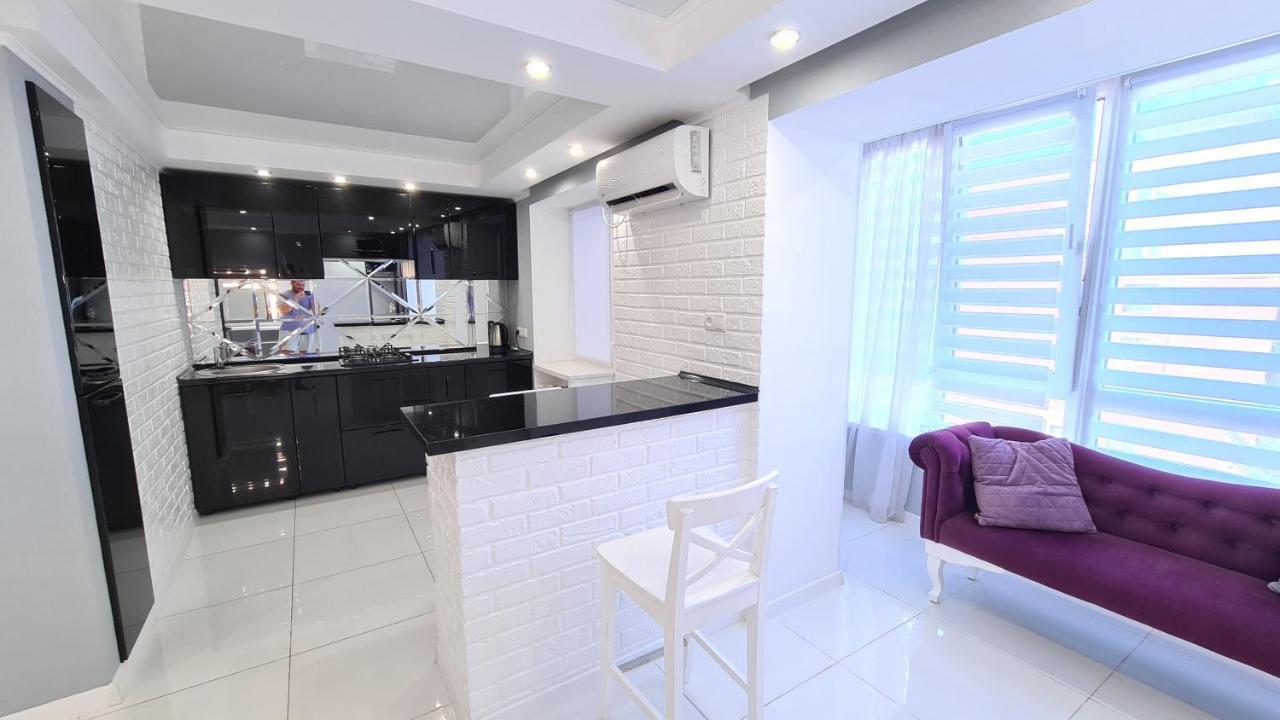Apartaments On Prospekt Mira 35 Krivij Rih Kültér fotó