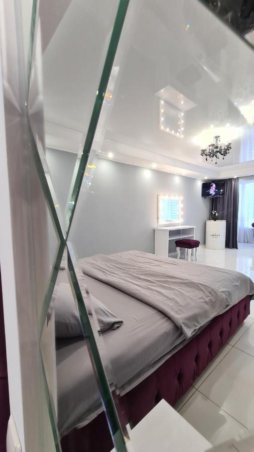 Apartaments On Prospekt Mira 35 Krivij Rih Kültér fotó