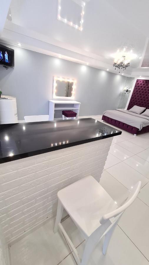 Apartaments On Prospekt Mira 35 Krivij Rih Kültér fotó