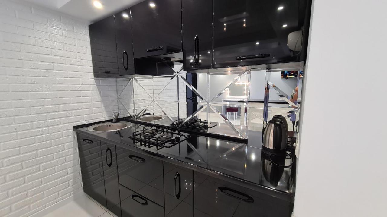Apartaments On Prospekt Mira 35 Krivij Rih Kültér fotó