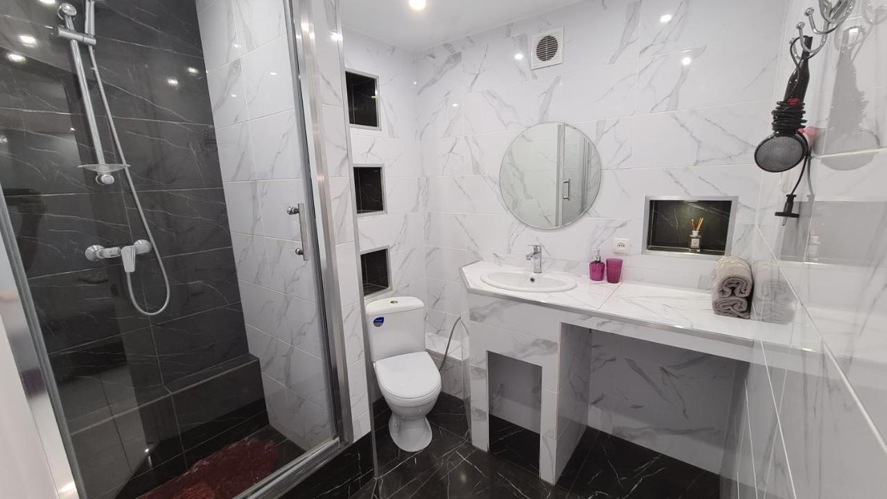 Apartaments On Prospekt Mira 35 Krivij Rih Kültér fotó